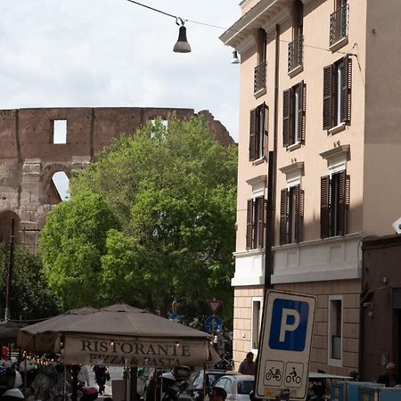 Oliviero - Colosseum View Apartment With Terrace 로마 외부 사진